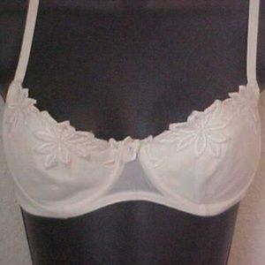 VALISERE COLIMA UNDERWIRE WHITE SEXY BRA NEW 32B
